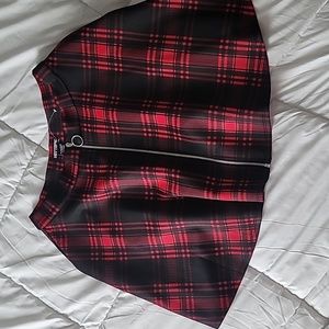 HOT TOPIC red/blk plaid zipper skirt